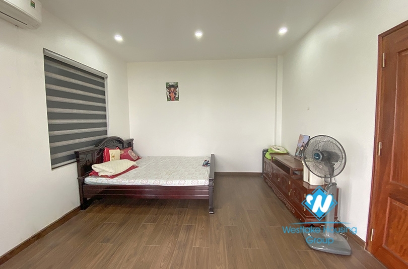 Garden house 4 bedrooms river view for rent in Ngoc Thuy, Long Bien district